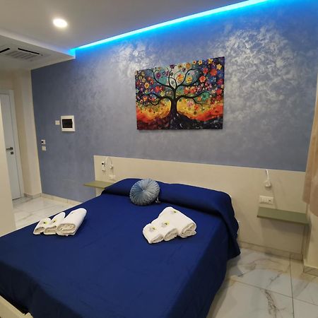 B&B Aida Rooms Чефалу Екстериор снимка