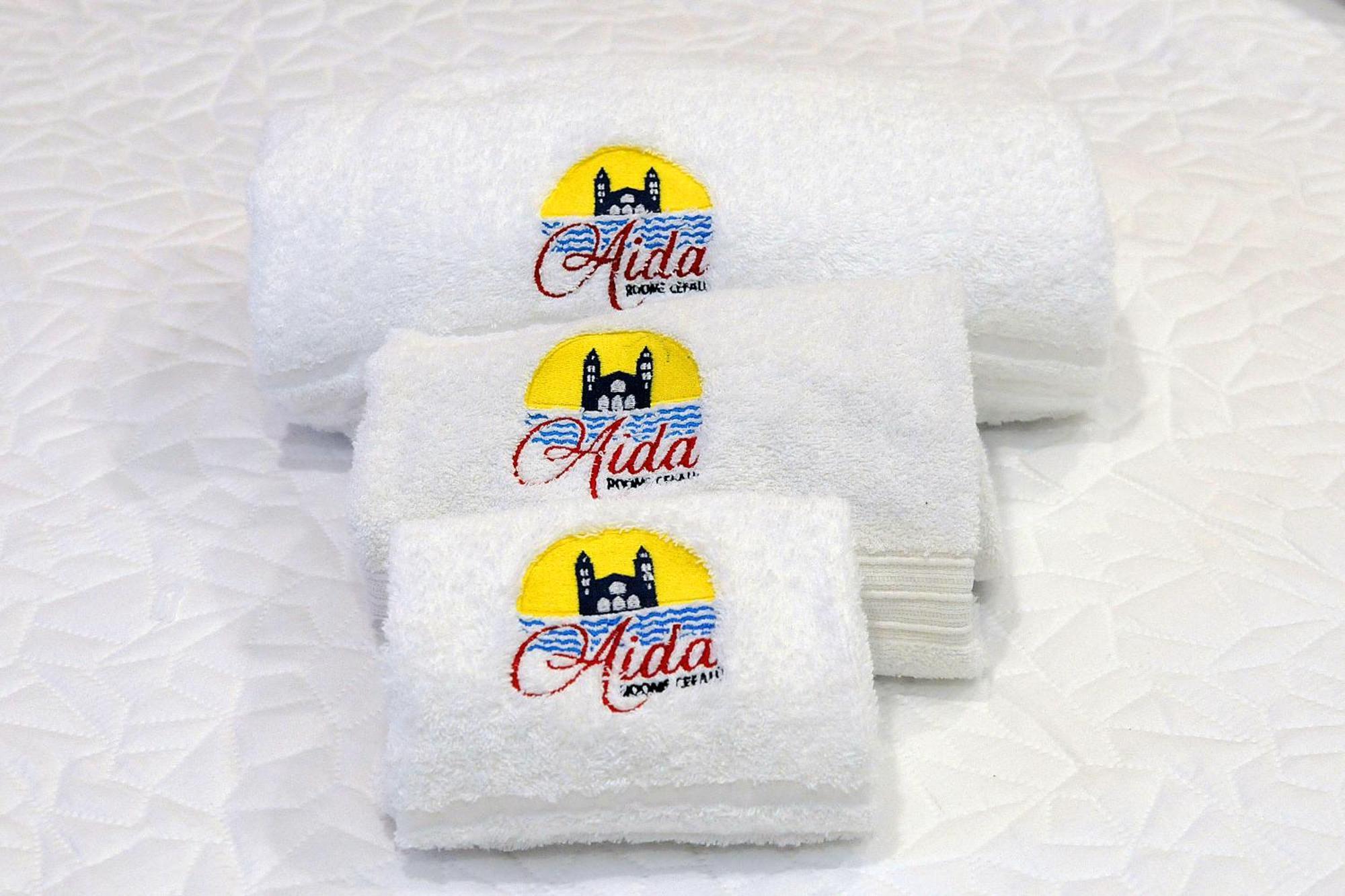 B&B Aida Rooms Чефалу Екстериор снимка