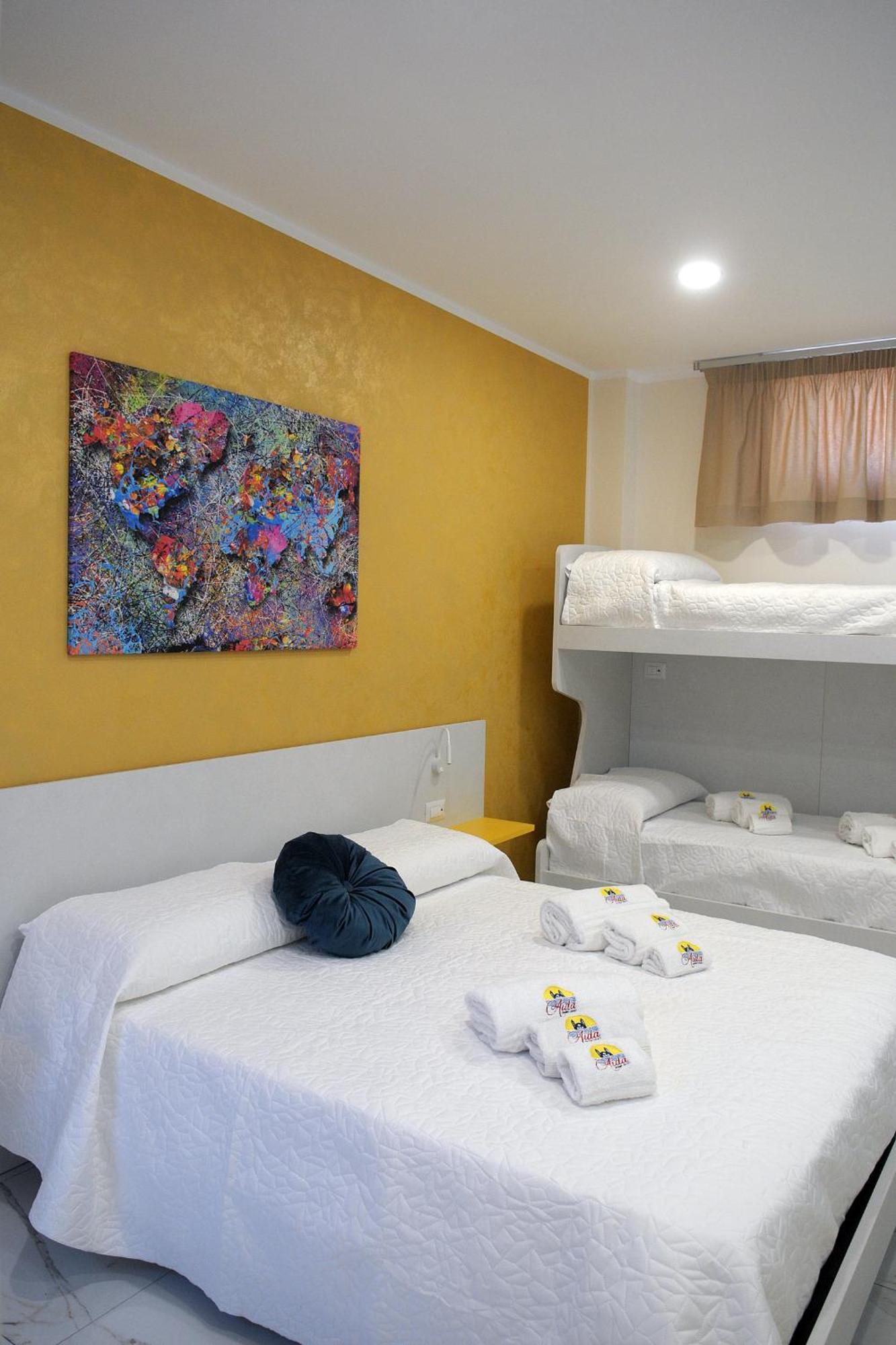 B&B Aida Rooms Чефалу Екстериор снимка